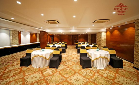 Top Hotel in Patna with Restaurant & Banquet Hall: Red Velvet