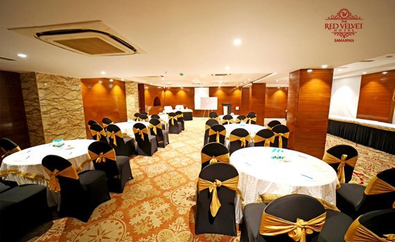 Top Hotel in Patna with Restaurant & Banquet Hall: Red Velvet