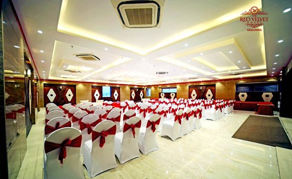 Top Hotel in Patna with Restaurant & Banquet Hall: Red Velvet