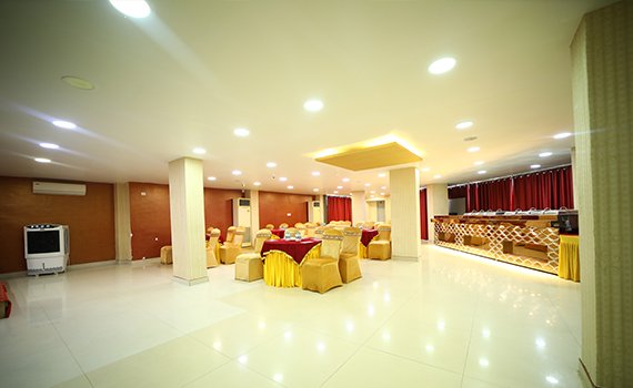 Top Hotel in Patna with Restaurant & Banquet Hall: Red Velvet
