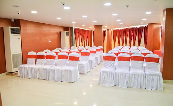 Top Hotel in Patna with Restaurant & Banquet Hall: Red Velvet